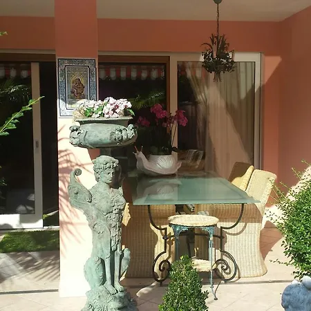 Residenza Giardino - Chez Antoinette Apartment