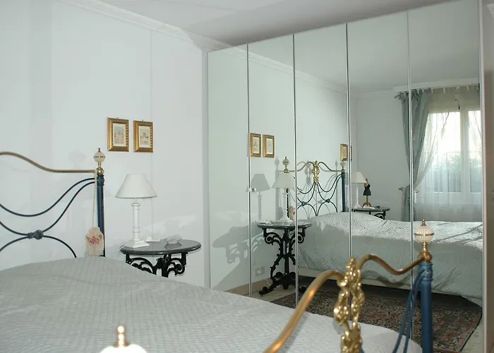 Residenza Giardino - Chez Antoinette Apartment *