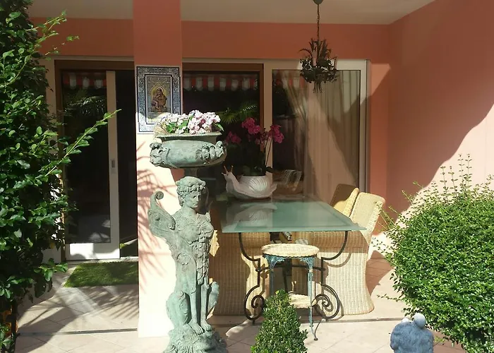 Residenza Giardino - Chez Antoinette Apartment