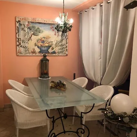 Residenza Giardino - Chez Antoinette Apartment